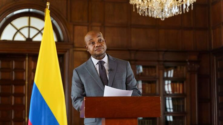 Nos tocó tragarnos esos sapos: canciller por contratación con Thomas Greg para pasaportes