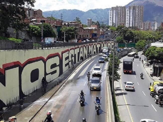 Con grafitis, artistas de Medellín protestaron contra la violencia