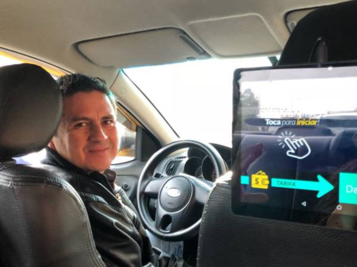 Menos de mil taxis tienen la tableta para cobrar nuevas tarifas: Gobierno