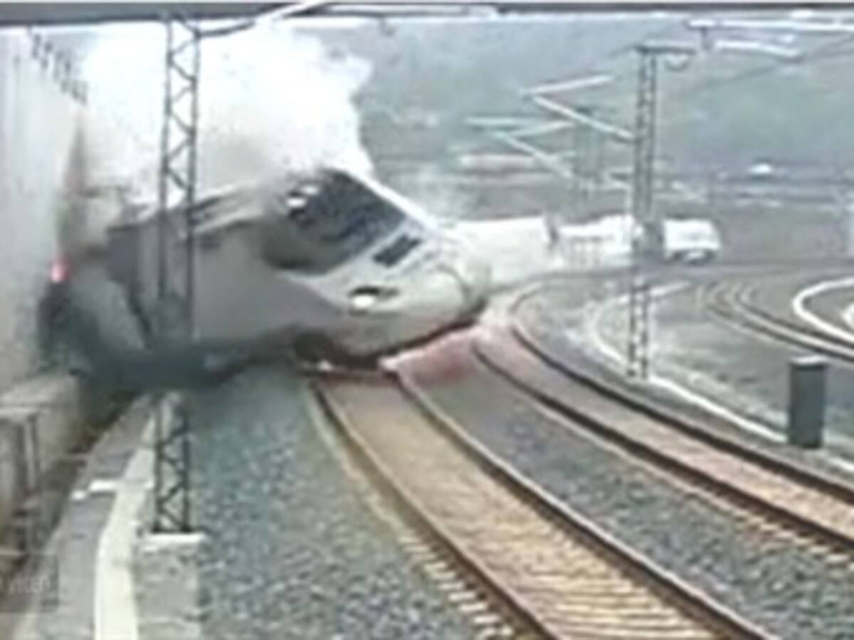 El exceso de velocidad, hipótesis del accidente de tren que conmociona España