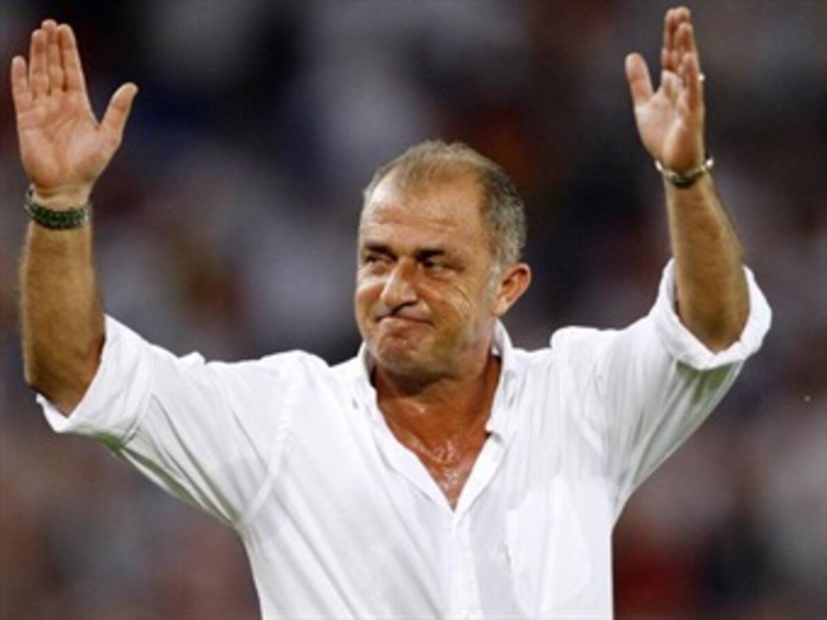Fatih Terim fue destituido como técnico del Galatasaray