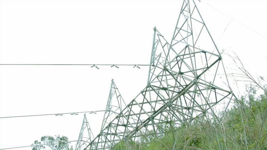 Autoridades investigan daños a una torre de energía en el Catatumbo. Foto: Colprensa