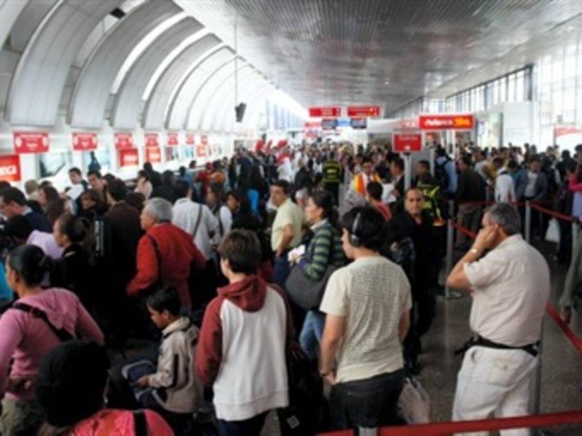 Pasajeros denuncian cobros irregulares de Avianca
