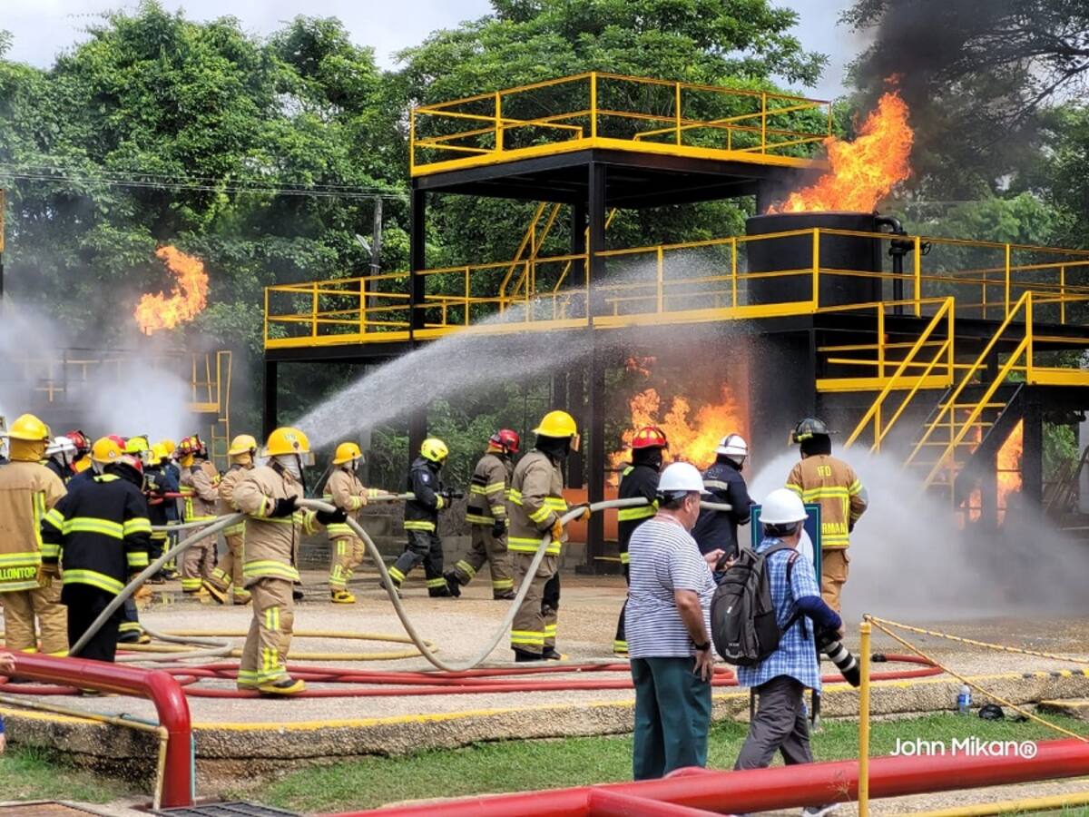 En Cartagena terminó primera escuela de bomberos realizada en Latinoamérica