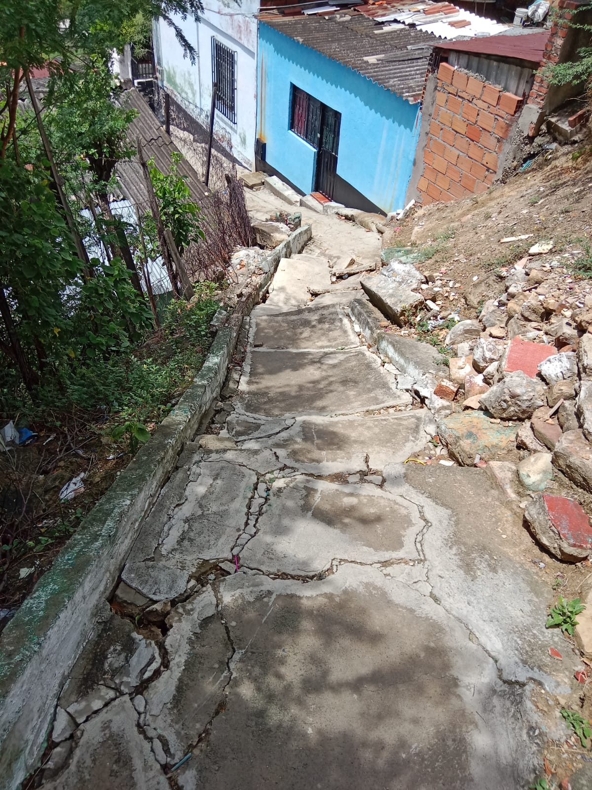 Daños en vías de acceso al barrio Sevilla, Cúcuta / Foto: Cortesía