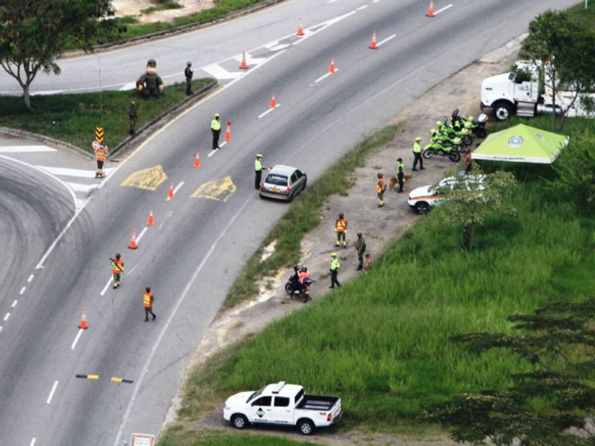 VIDEO: Con sobrevuelos controlan aglomeraciones