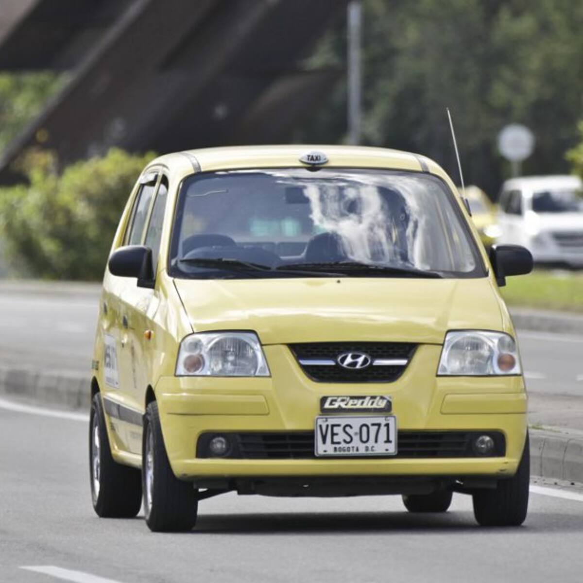 Taxistas piden a la Alcaldía que les permitan prestar servicio colectivo
