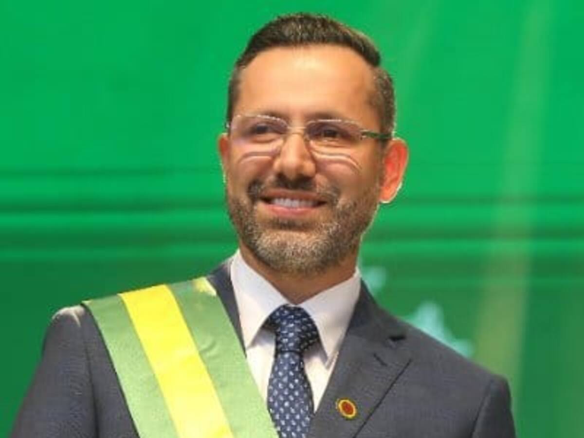 Alcalde de Bucaramanga se compromete a descongestionar estaciones de policía