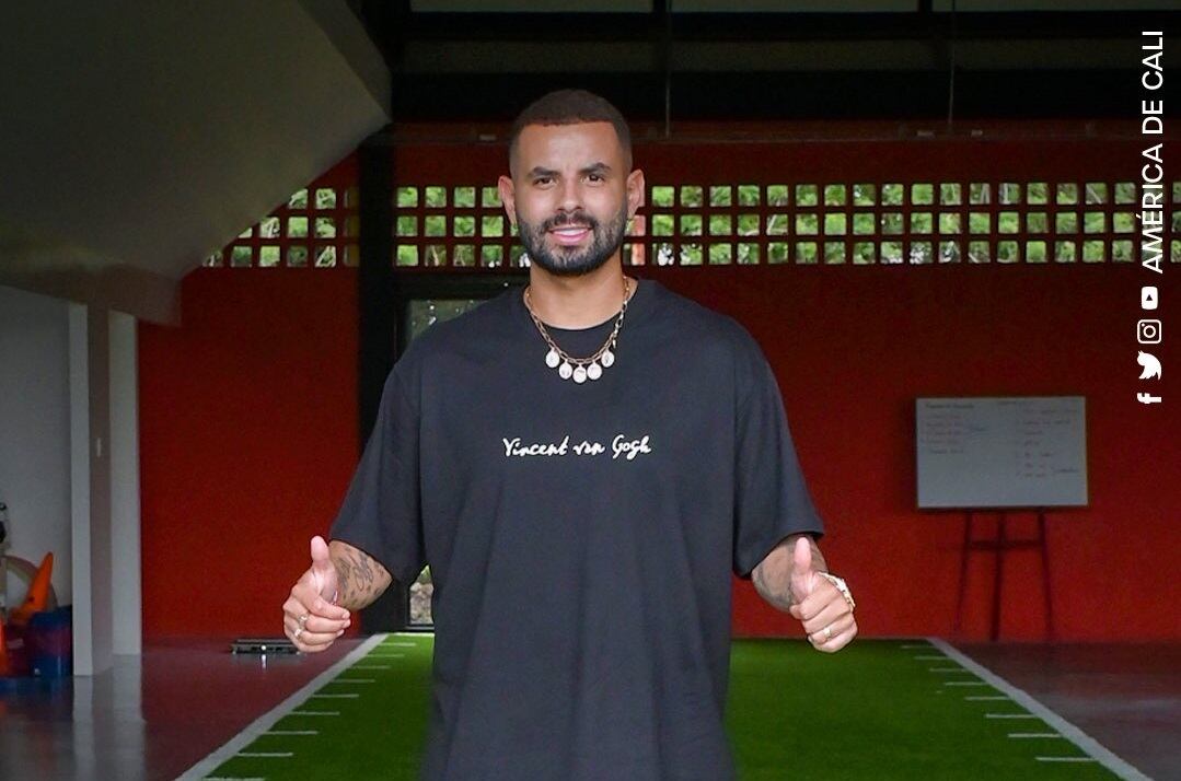 Edwin Cardona en la sede deportiva del América / Twitter: @AmericadeCali