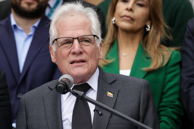 Miguel Uribe Londoño oficializó su precandidatura presidencial
Credito	Catalina Olaya