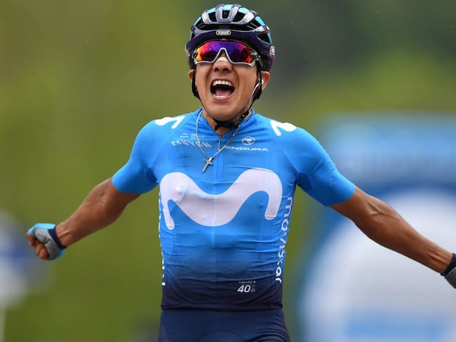 Richard Carapaz se queda con la etapa 14 y es nuevo líder del Giro