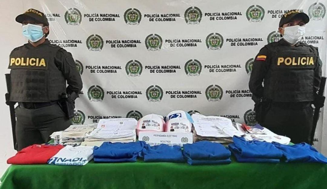 La institución decomisó gorras, camisas, tarjetas y periódicos que servían como publicidad para varios candidatos