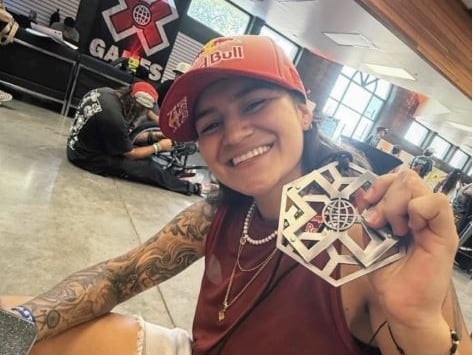 Tomada de oficial de Queen Saray