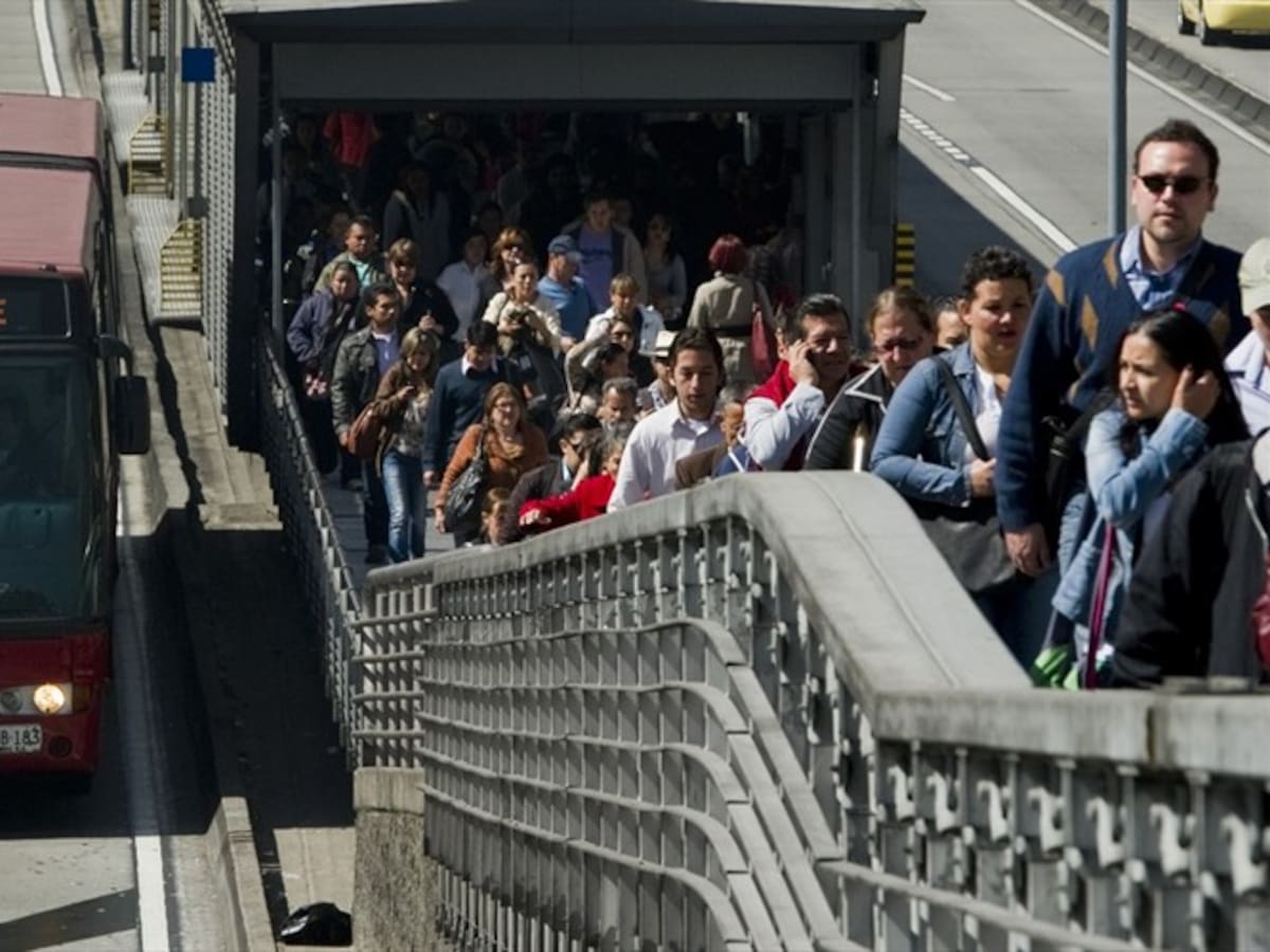 Expertos piden a Transmilenio tener del 5% al 10% de su flota en buses eléctricos