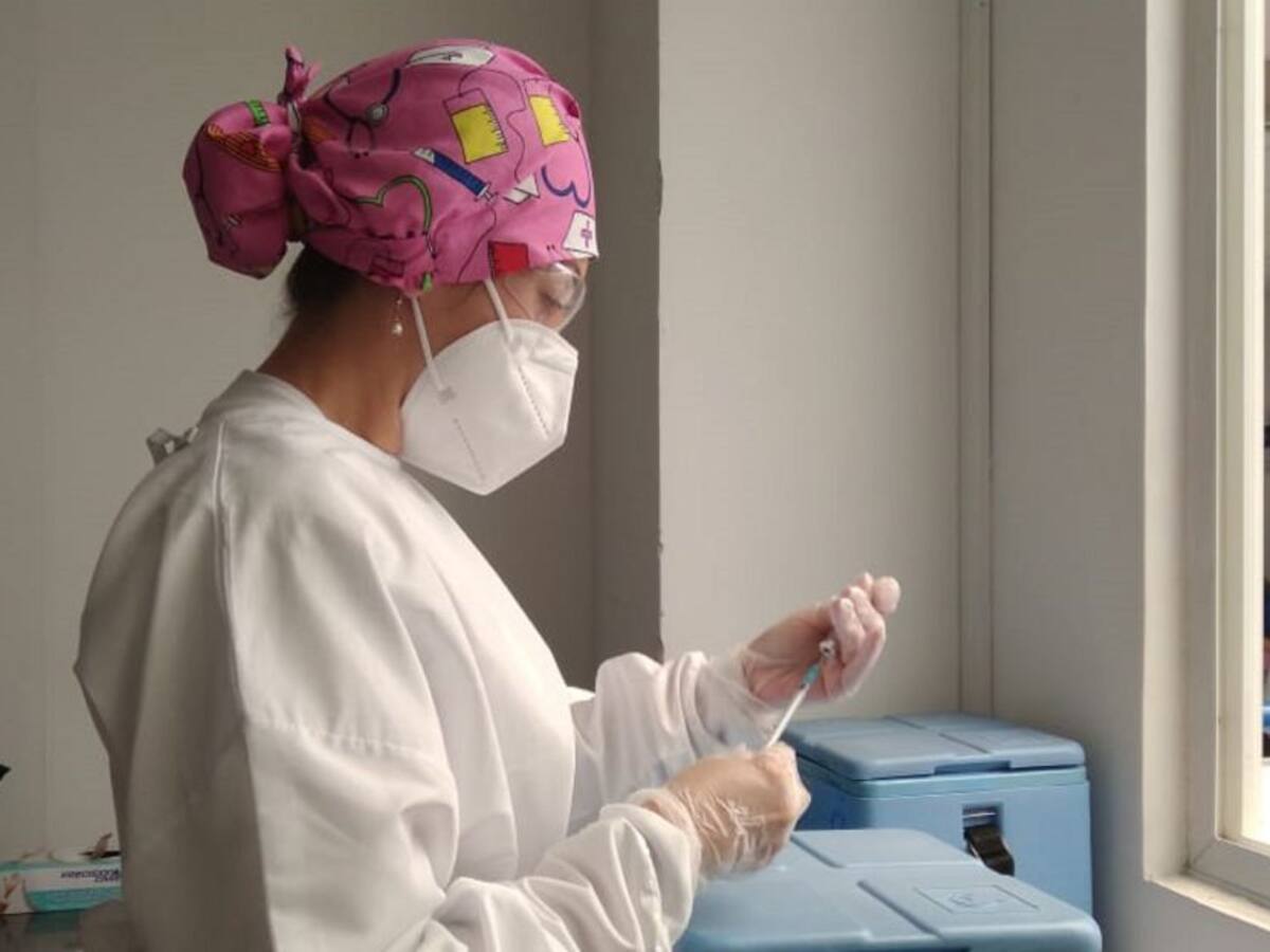 En Armenia baja cobertura de terceras dosis por temor a efectos de vacuna