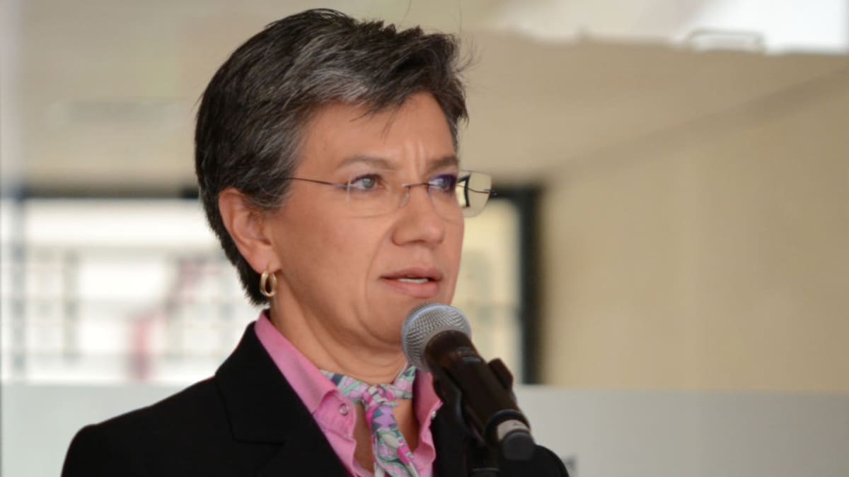 Claudia López respalda propuesta del presidente Petro de subsidiar el transporte público