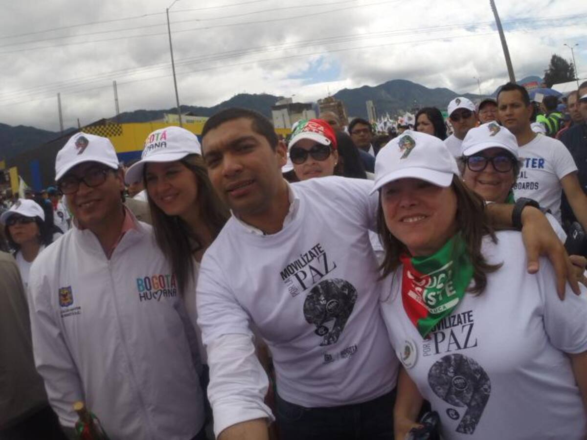 Aparecen fotos de protegido de ‘Papá Pitufo’ junto a Petro cuando fue funcionario de Alcaldía Bogotá