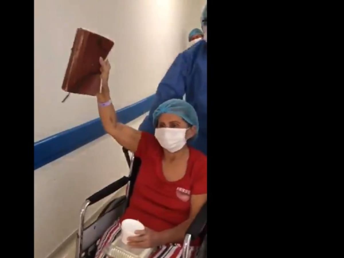 Dan de alta a paciente recuperada de Covid-19 en Santa Marta