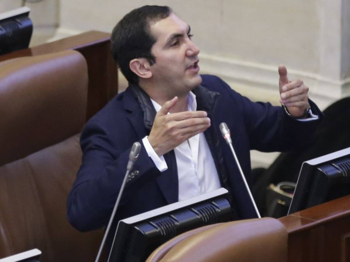 Rechazan nueva prueba que busca 'muerte política' del senador David Barguil