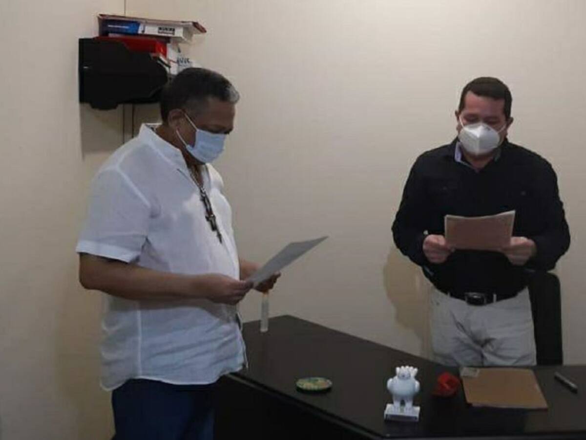 Manuel Cadrazco asume como alcalde de San Benito tras salir de prisión