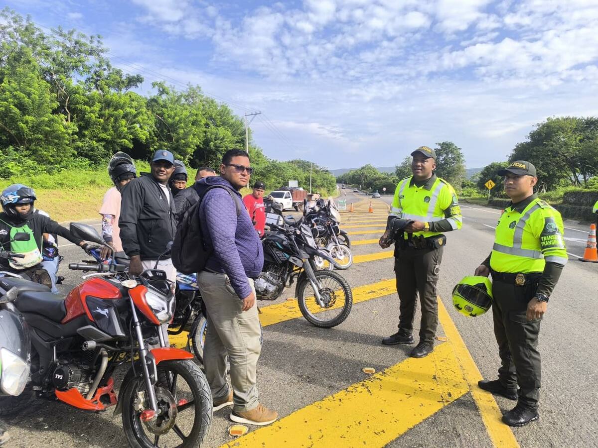 Campaña “Manéjate Bien” en la Vía al Mar liderada por Policía de Bolívar