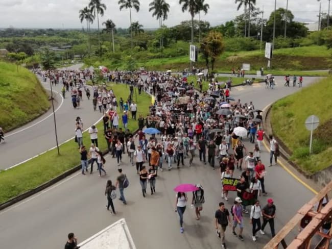 Así fue la marcha de los estudiantes universitarios en Pereira