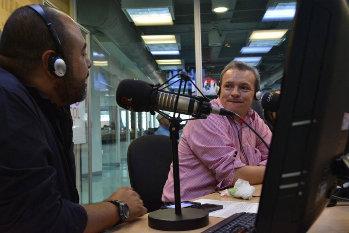 El ídolo de la radio se despide de La Luciérnaga pero continúa con sus comentarios deportivos en El Pulso del Fútbol. #GraciasPelaez