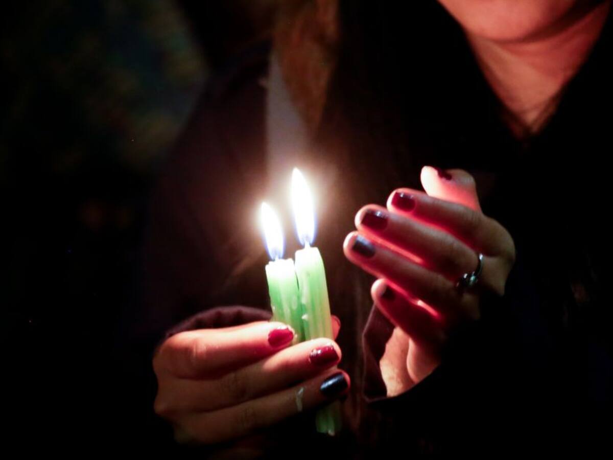 Convocan cacerolazo y velatón en el país tras masacres de Nariño y Cali