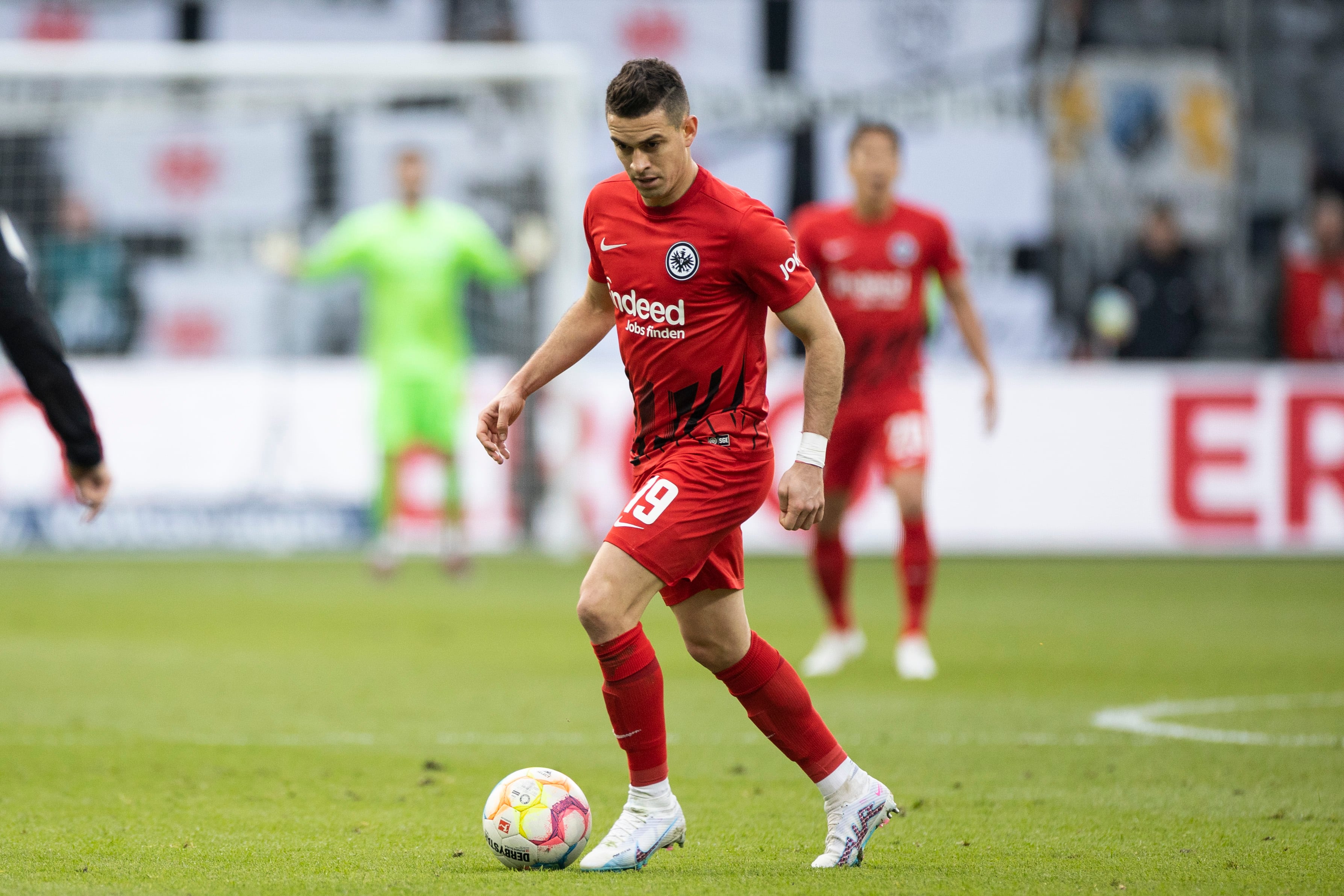 Rafael Santos Borré, delantero del Eintracht Frankfurt. (Photo by Marco Steinbrenner/DeFodi Images via Getty Images)