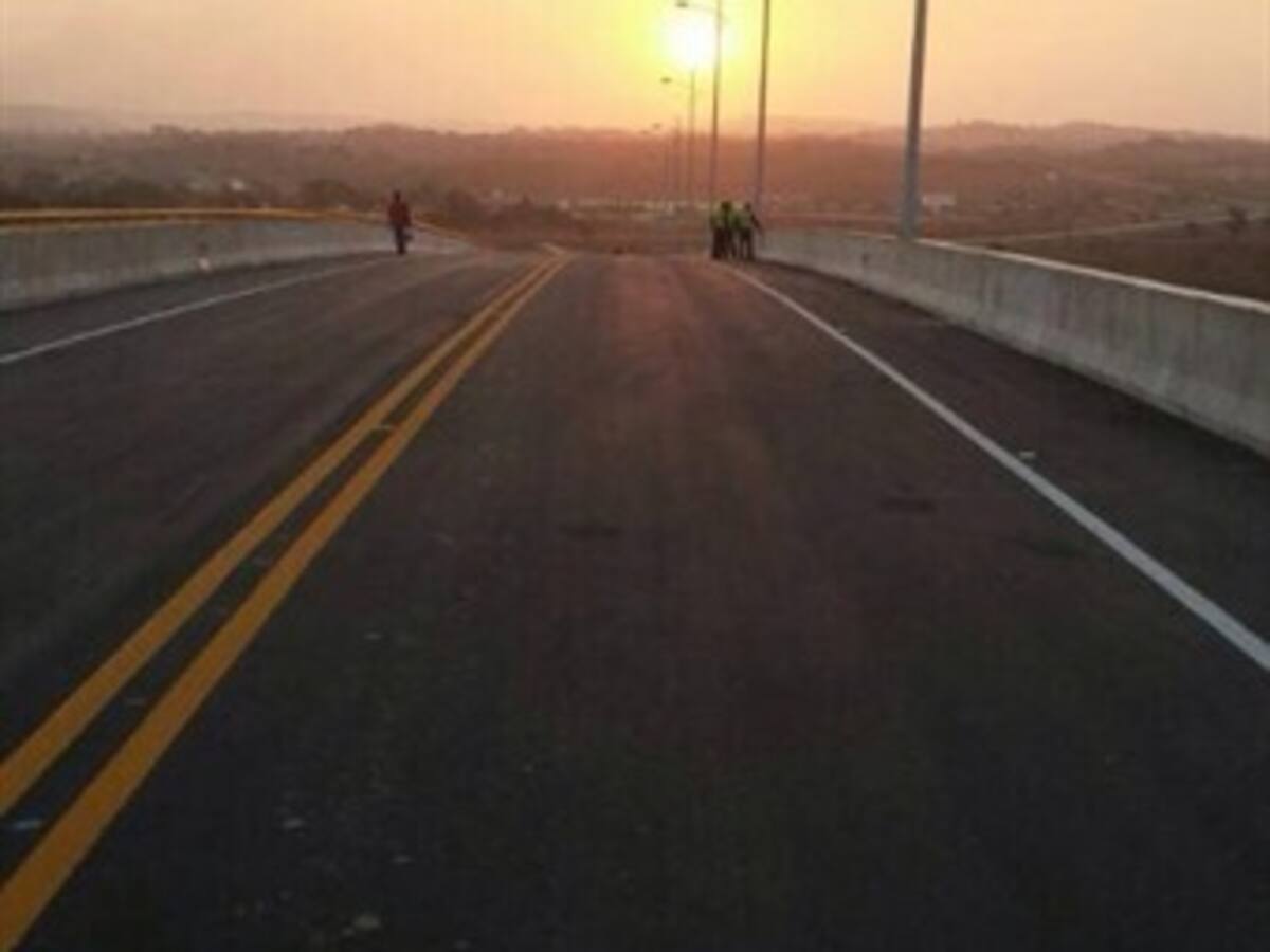 Bloquean puente del Canal del Dique entre la isla de Baru y Cartagena