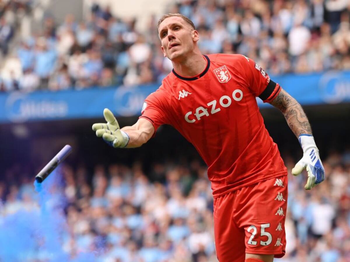 Arquero del Aston Villa, agredido después del partido por hinchas del City