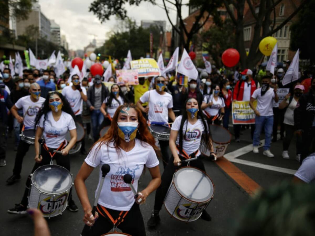 Polícia bailando, 'tachos' y guaracha: los virales que dejó la protesta 28A