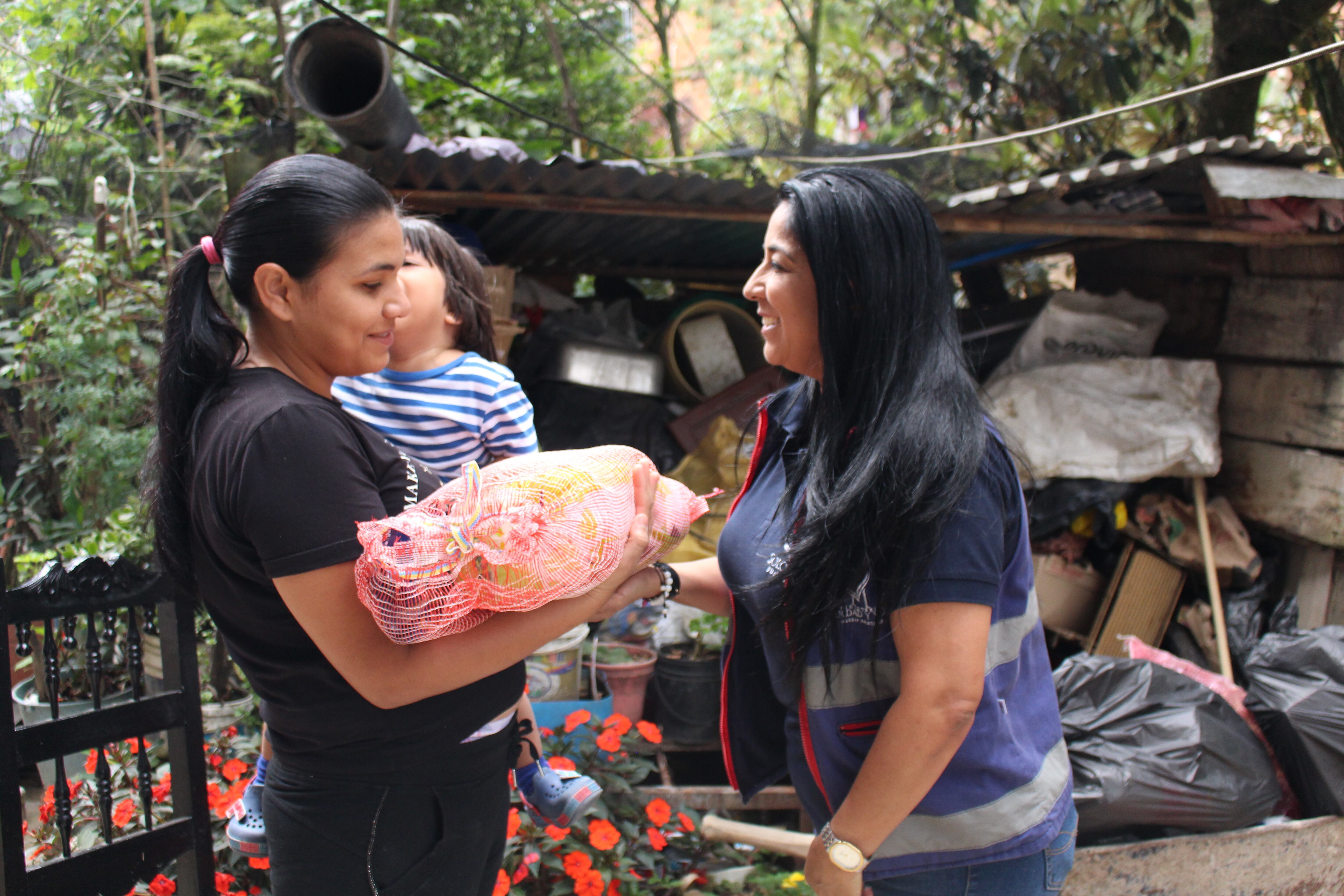 Niños afectados recibieron apoyo alimentario. Foto: Fundación Éxito.