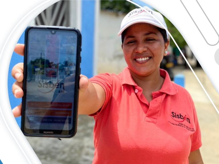 Trabajadora del Sisbén // Imagen de: Alcaldía de Cartagena