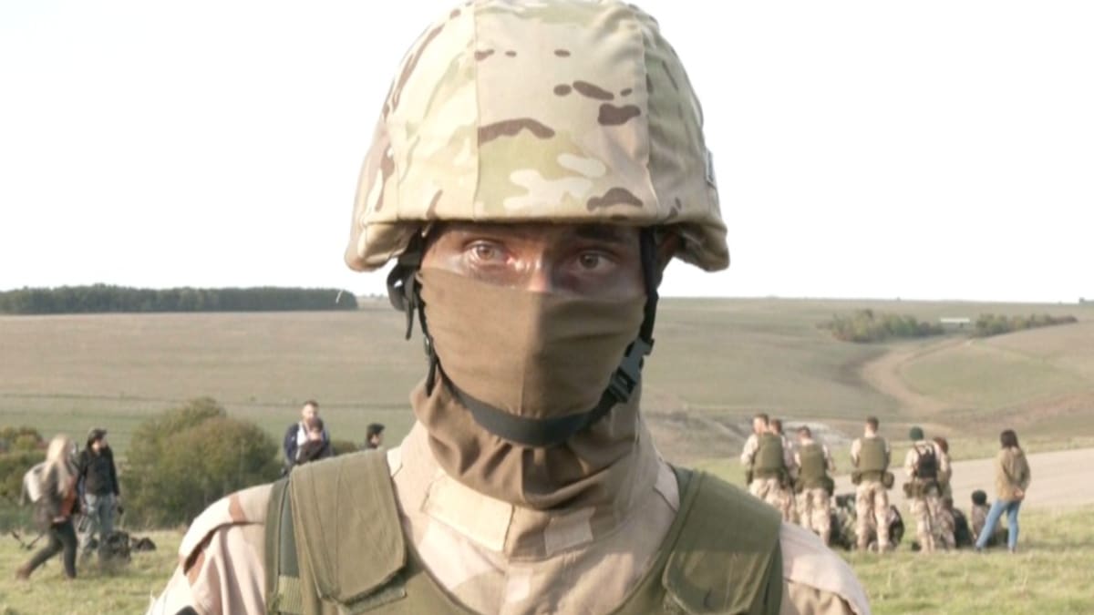 Soldados ucranianos se preparan para ir a la guerra en bases militares de Inglaterra