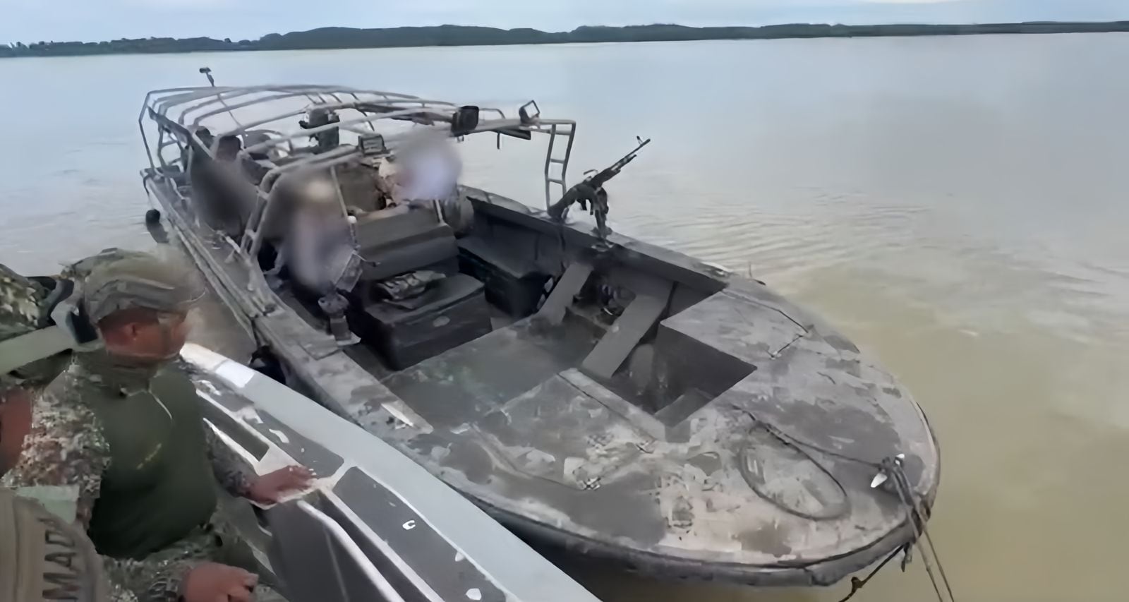 El operativo fue realizado por la Armada y el Ejército en el área del río Yurumanguí. Foto: Armada.