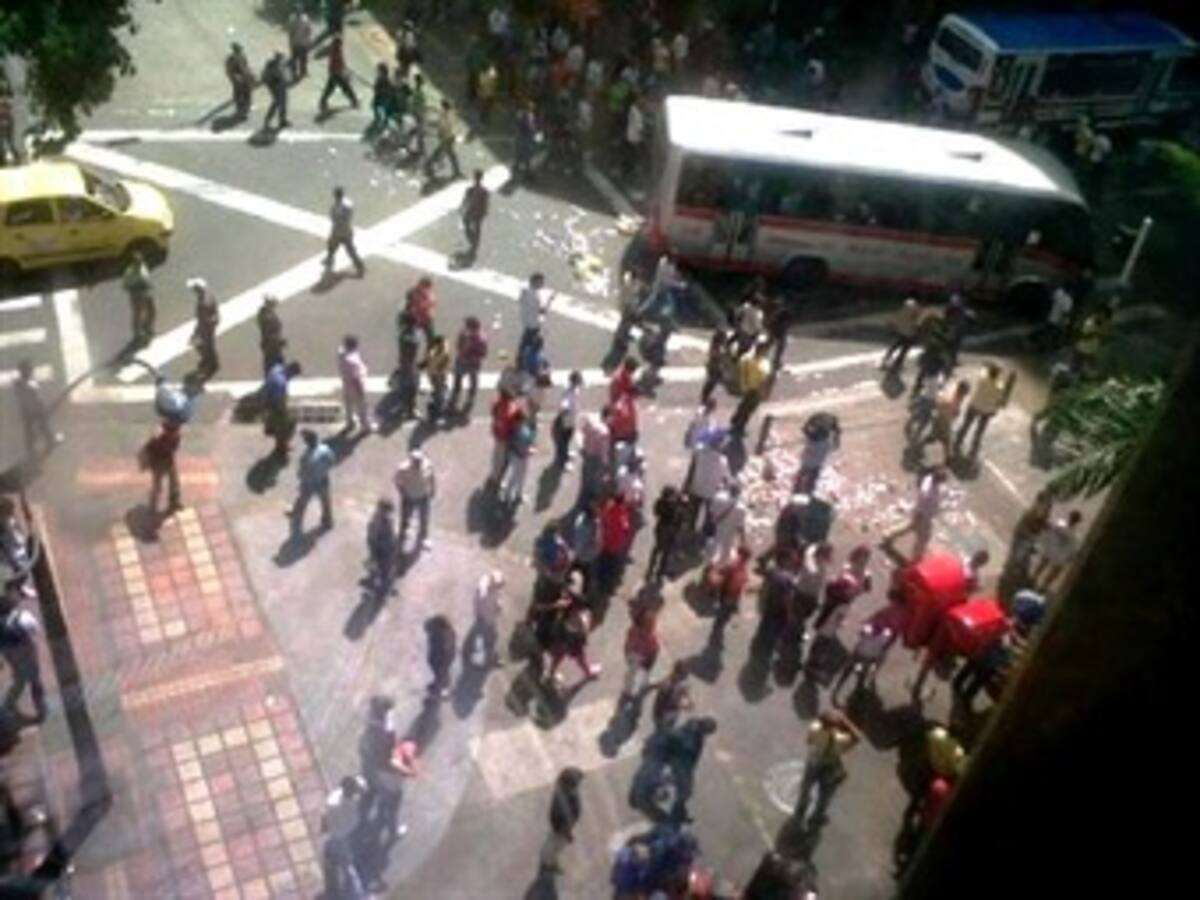 Bandas criminales que se benefician de ventas ambulantes están detrás de disturbios: alcalde de Medellín