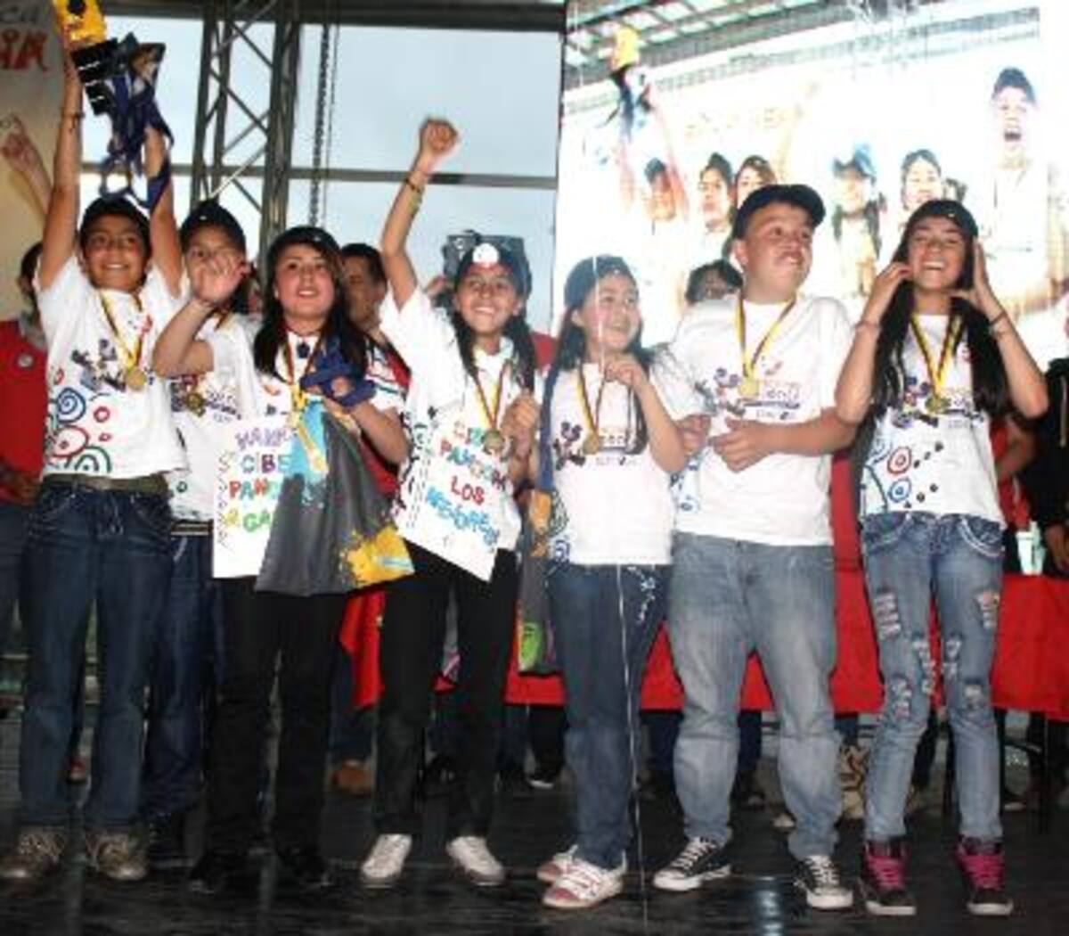 5 de marzo. Competición Categoría Infantil. El premio para el Espíritu de Equipo, por mantener todo el tiempo el mejor ánimo y por estar constantemente acompañados por su barra fue para la Fundación Salas de Asilo- Bogotá, con su equipo CYBER PANDORA.