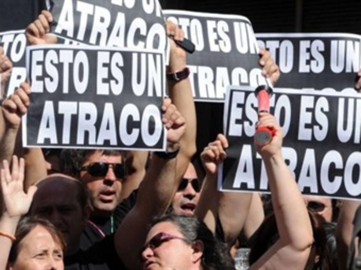 Cientos de manifestantes se tomaron las calles de Madrid en protesta por recortes del gobierno