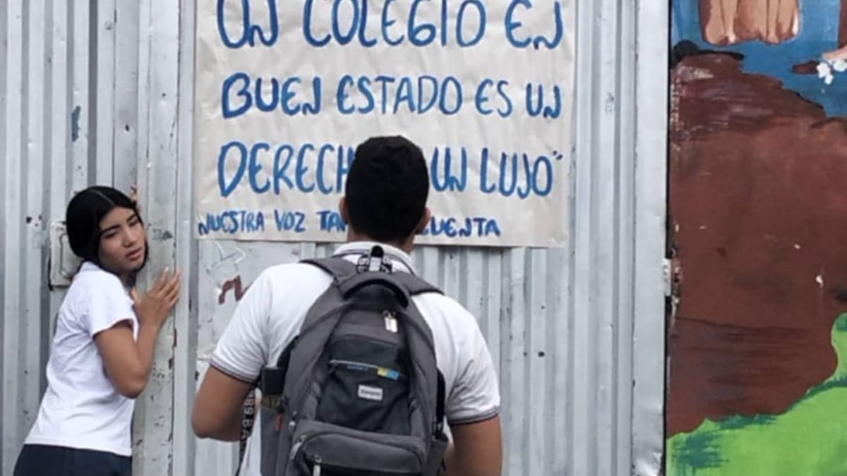 Plantón de estudiantes por problemática en colegios de El Caguán y Guacirco zona rural de Neiva