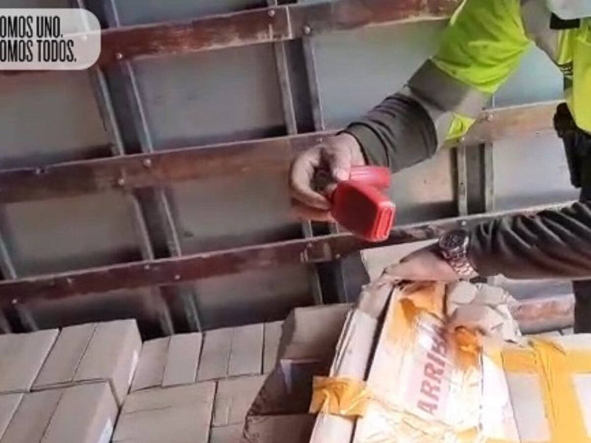 En operativos en las vías, la Policía incauta pólvora y prendas militares