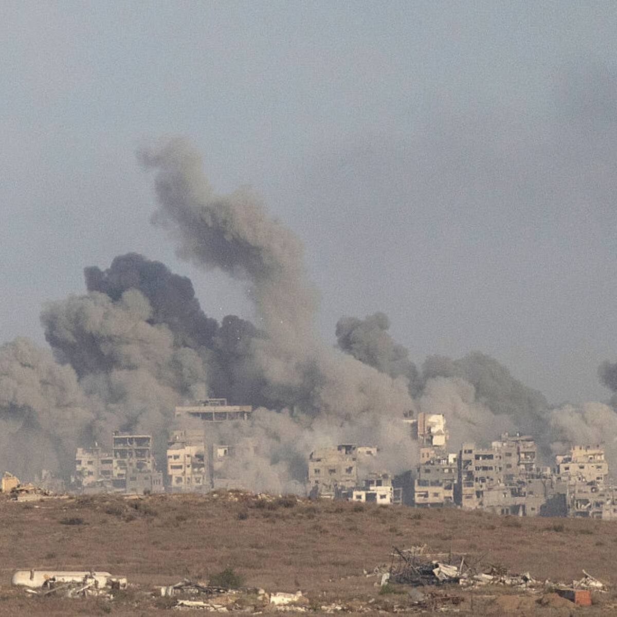 Ataques en Gaza continúan pese a firma de la primera fase del acuerdo de paz