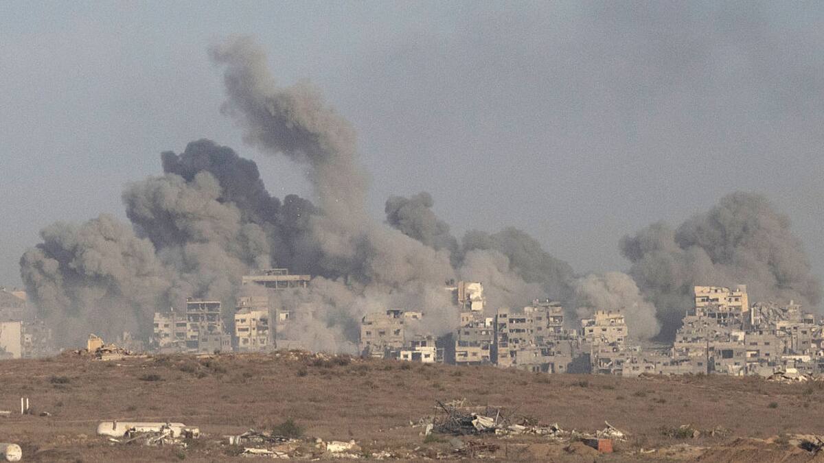 Ataques en Gaza continúan pese a firma de la primera fase del acuerdo de paz