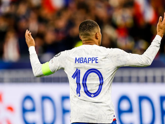 Mbappe celebra uno de sus dos goles ante Países Bajos. (Photo by Antonio Borga/Eurasia Sport Images/Getty Images)