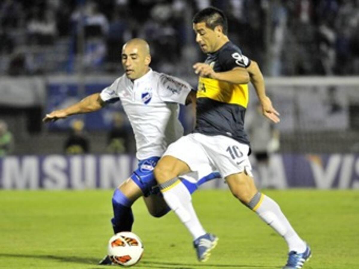 Con diez hombres y gol de Riquelme, Boca le ganó a Nacional de Montevideo