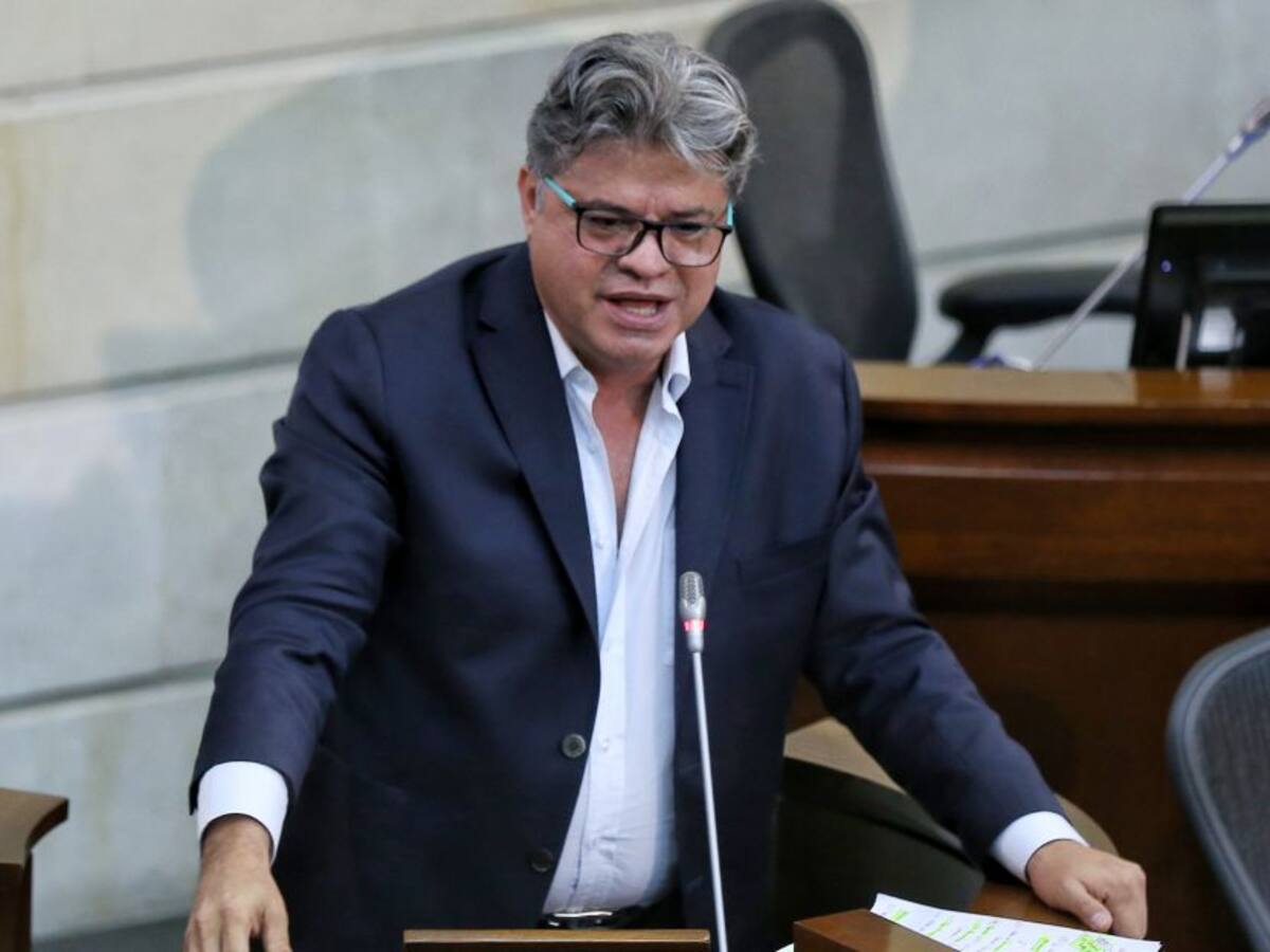 Advierten de posible corrupción en compra de camionetas blindadas