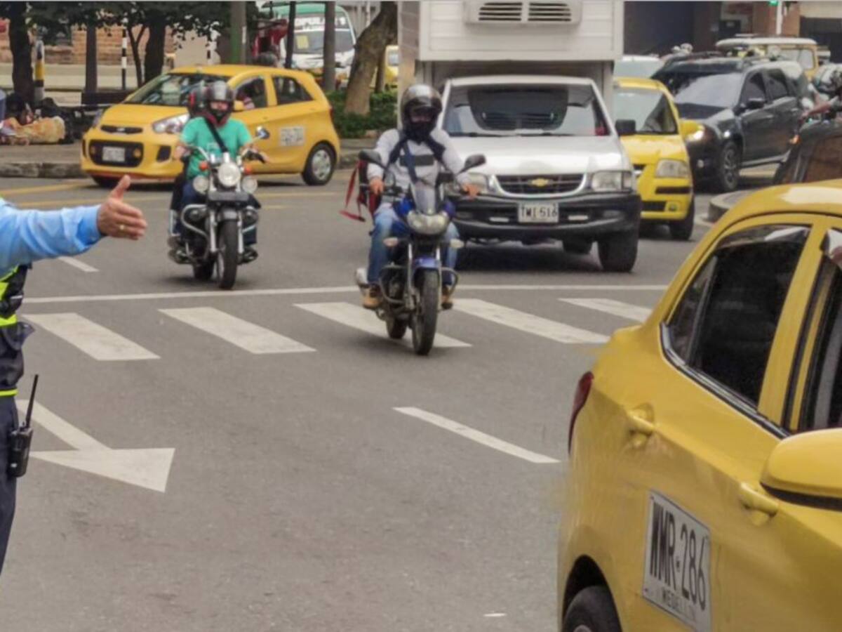 Droguerías de Medellín perjudicadas por pico y placa para motos