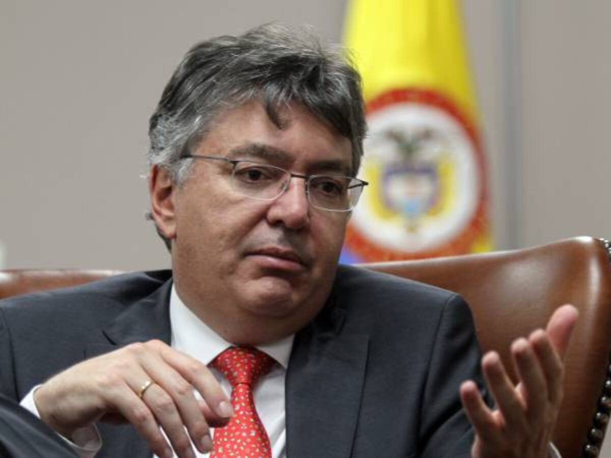 No me puedo comprometer con una fecha para presentar la reforma tributaria: Cárdenas