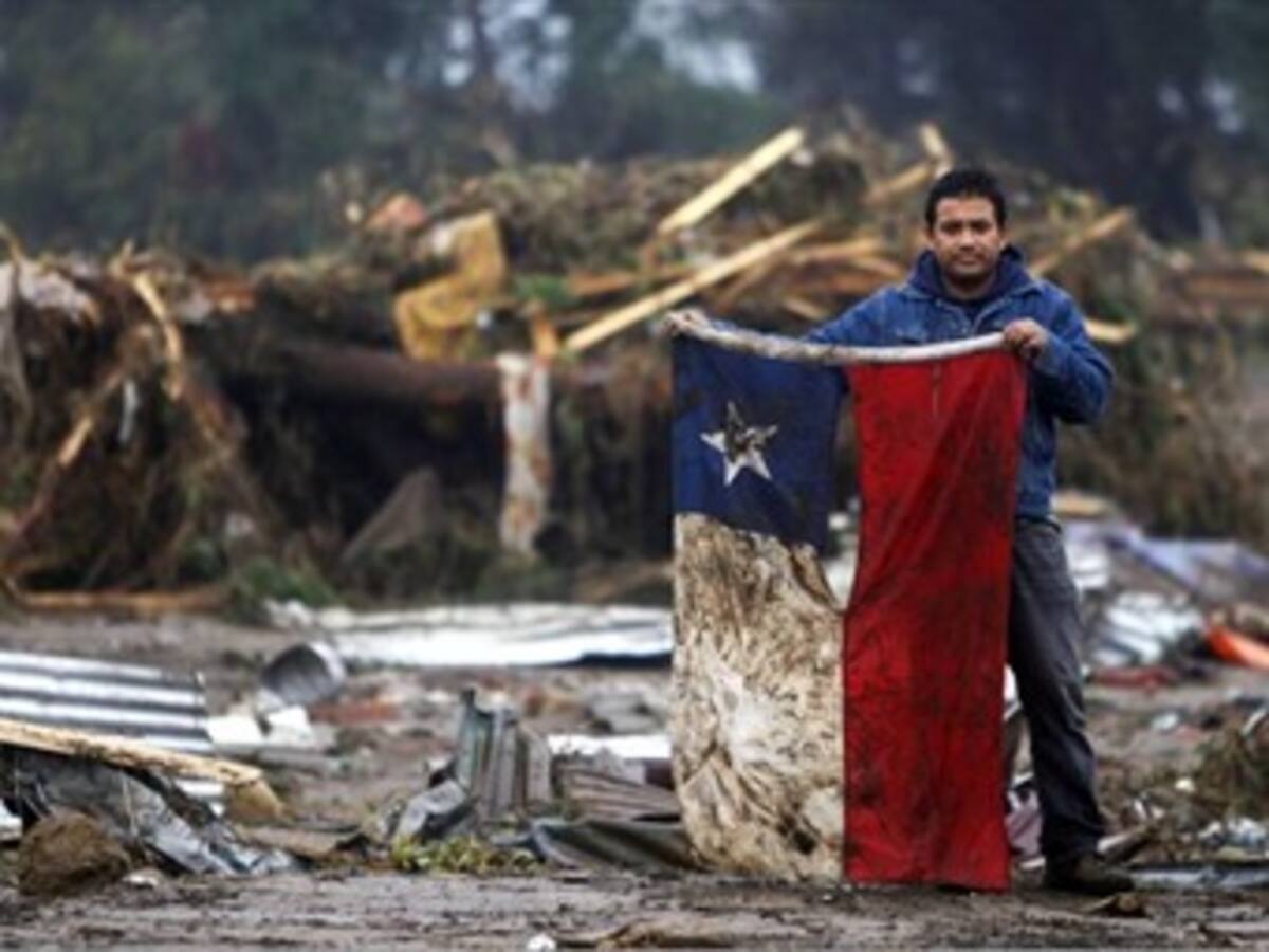 Una semana después del terremoto, Chile intenta superar el episodio más amargo de su historia reciente