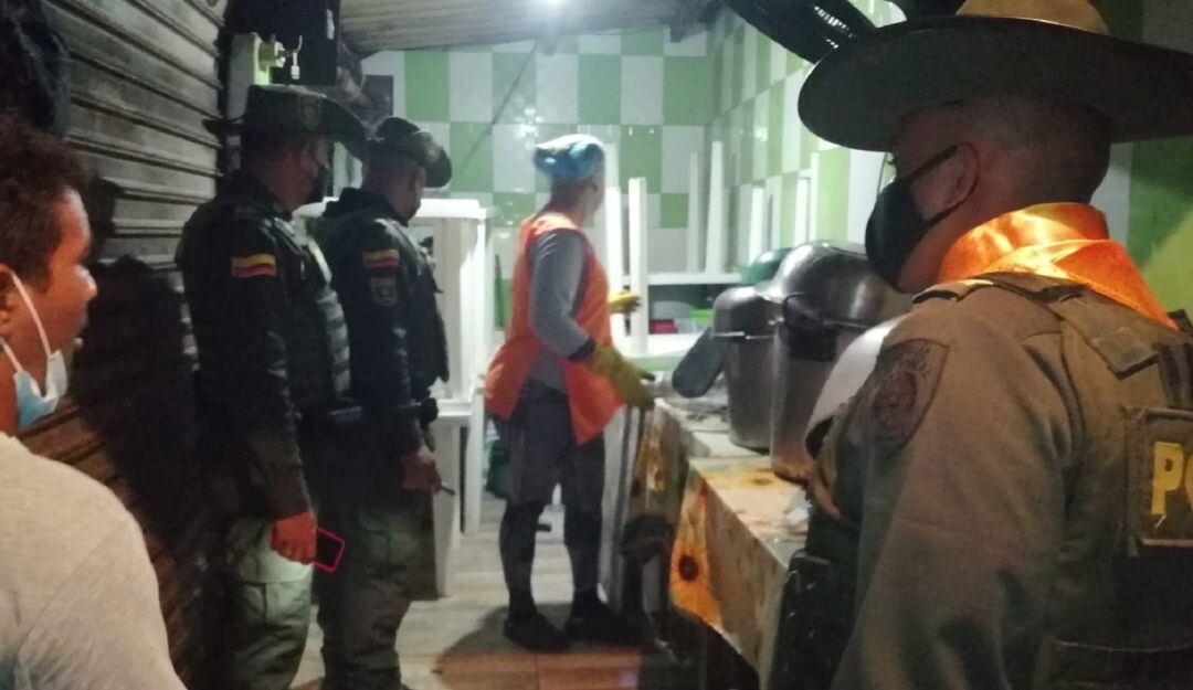 La Policía realiza controles a la venta de pescado en mal estado en el mercado de Bazurto